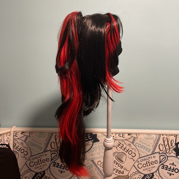 Cosplay red and black 2 piece wig - Picture 1 of 12